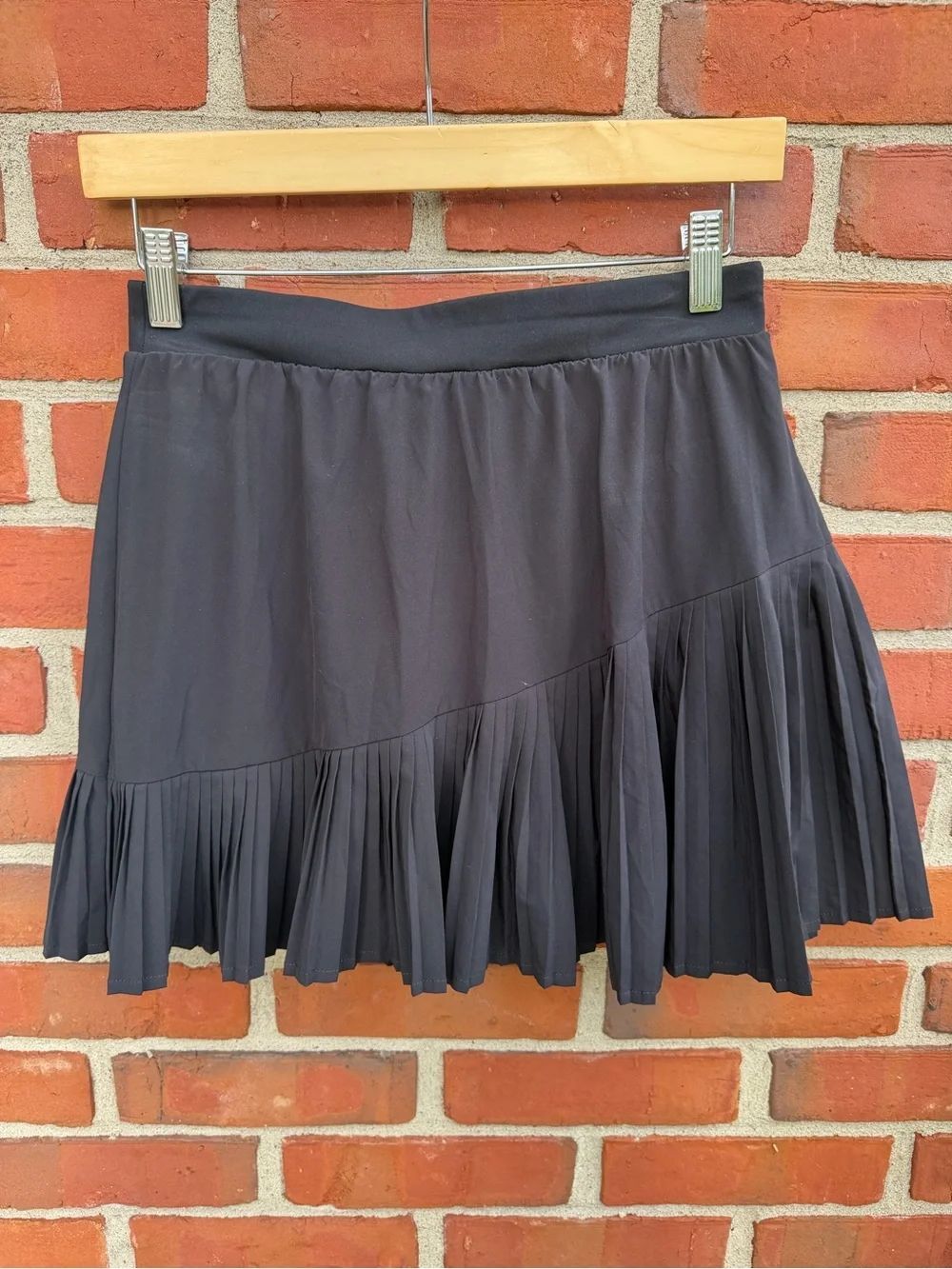 SPANX Black Asymmetrical Yes Pleats! Skort